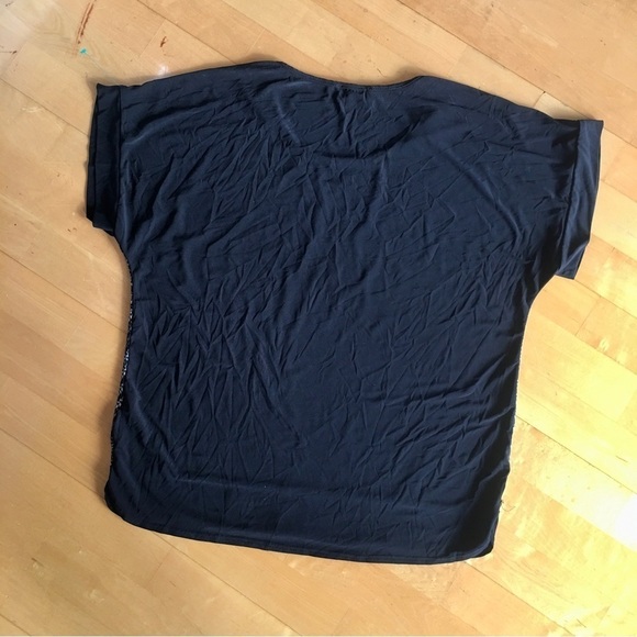 Forever Reign Short Sleeve Zigzag Stripe Top, Black, Cream, Size L - Picture 4 of 13